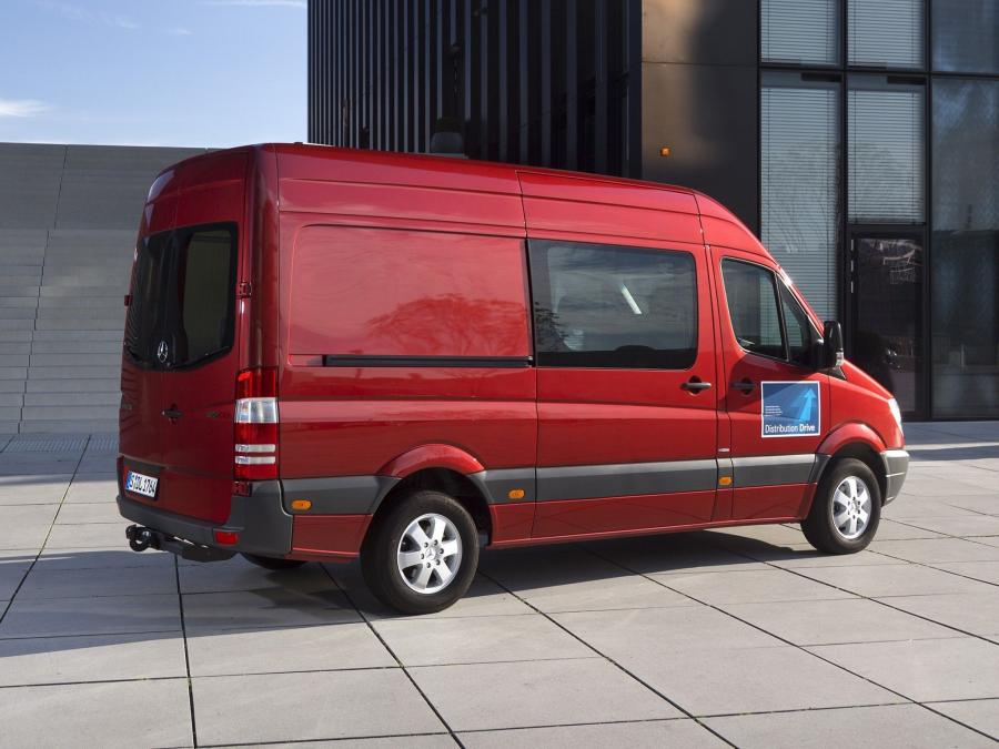  Mercedes-Benz Sprinter High Roof Van 2006 года  (фото 12 из 33)